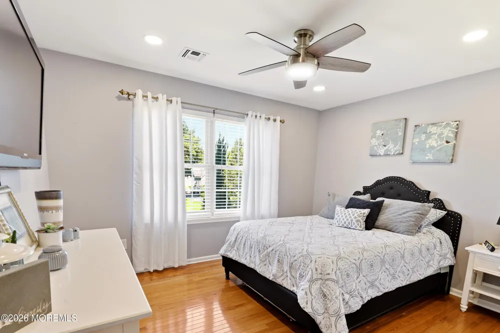 11 Swallow Tail Court Jackson, NJ 08527