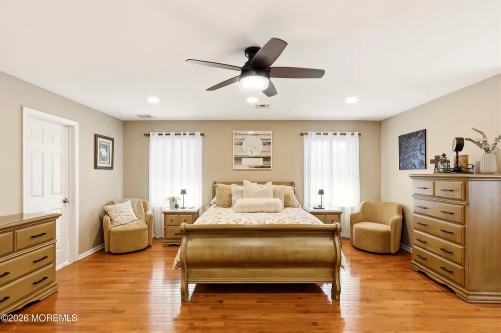 11 Swallow Tail Court Jackson, NJ 08527