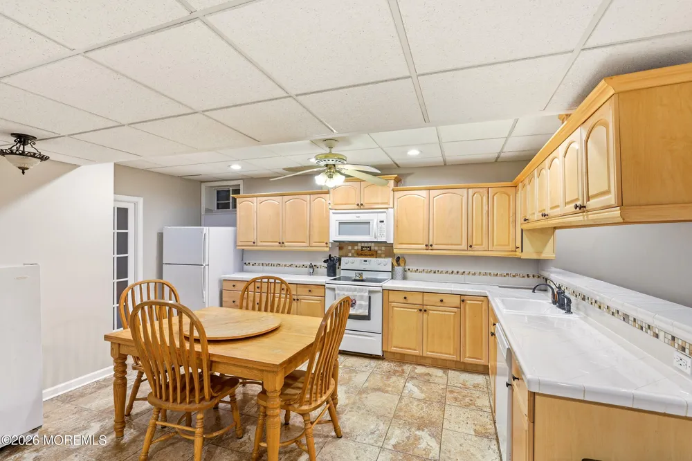11 Swallow Tail Court Jackson, NJ 08527