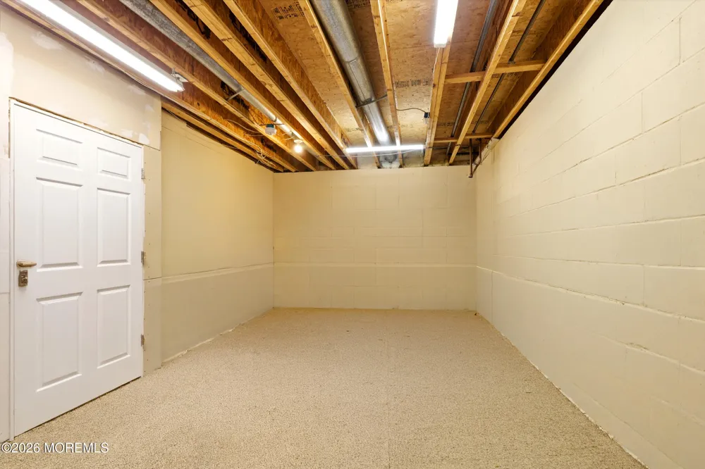 11 Swallow Tail Court Jackson, NJ 08527