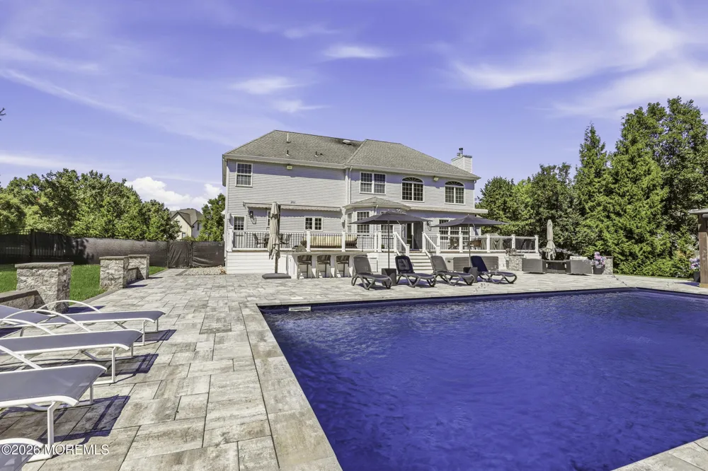 11 Swallow Tail Court Jackson, NJ 08527
