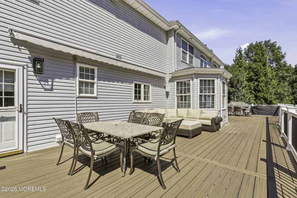 11 Swallow Tail Court Jackson, NJ 08527