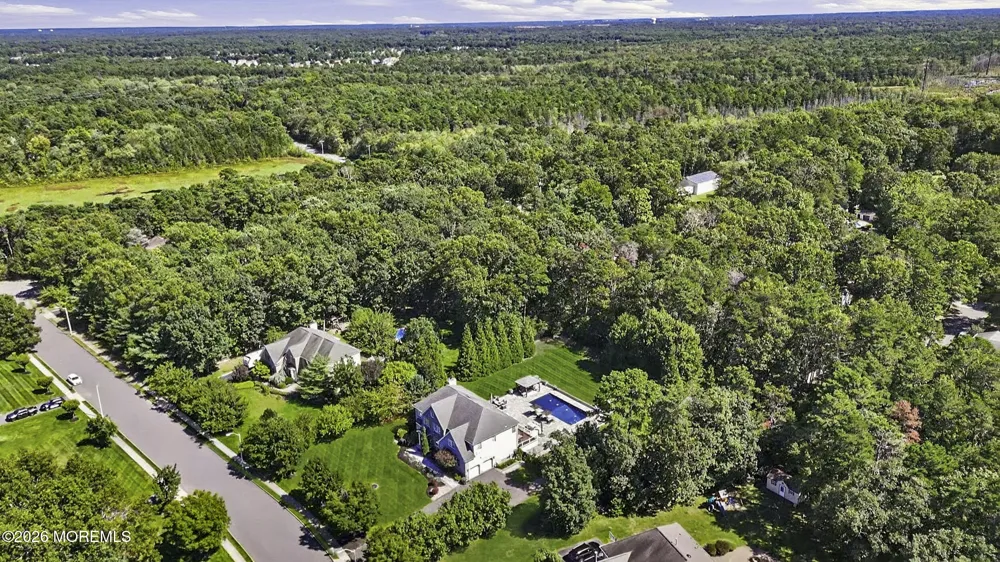 11 Swallow Tail Court Jackson, NJ 08527