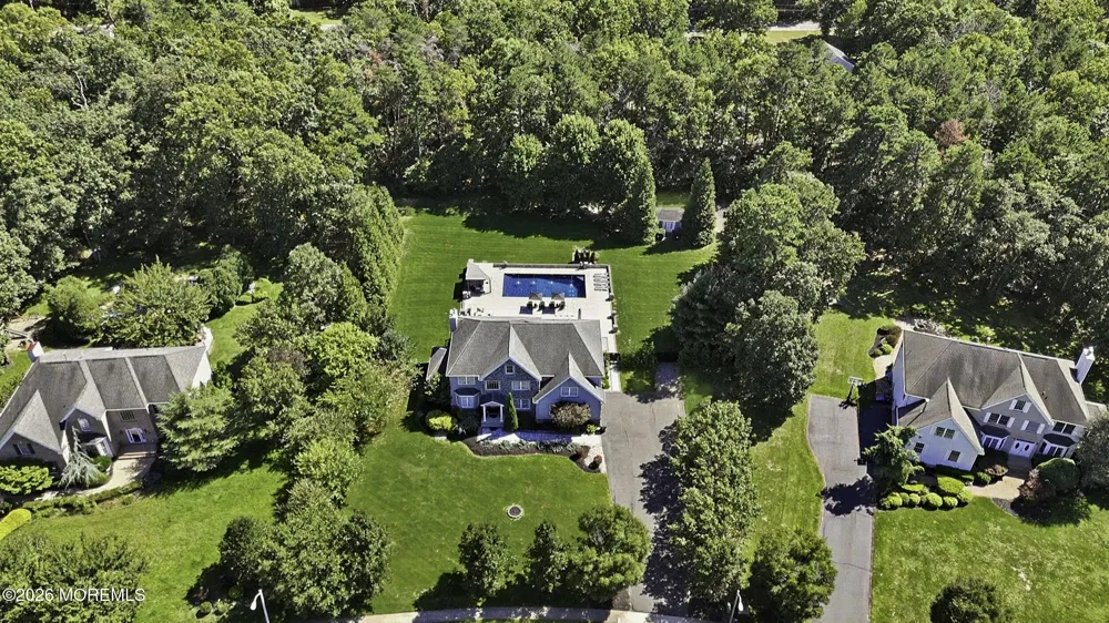 11 Swallow Tail Court Jackson, NJ 08527