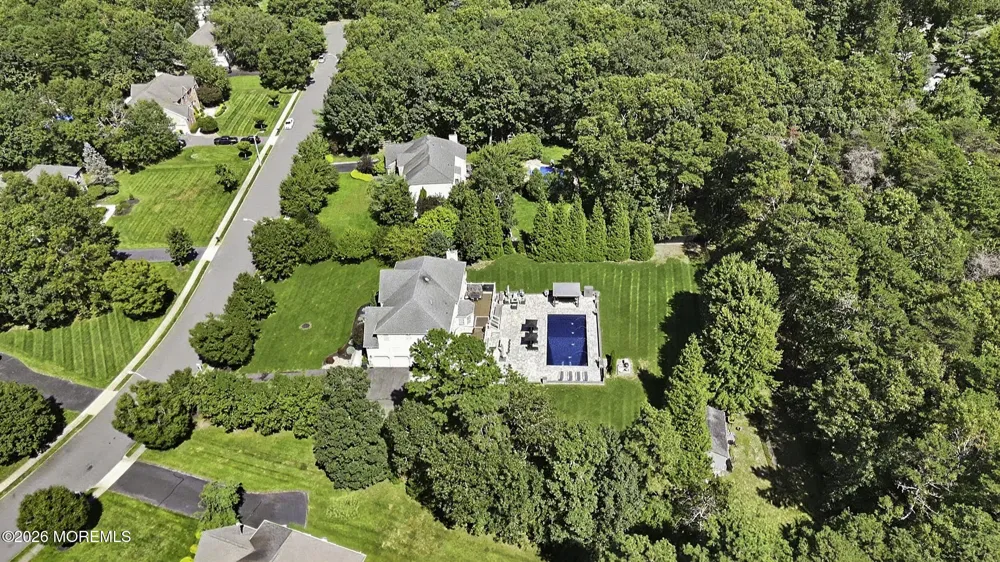 11 Swallow Tail Court Jackson, NJ 08527