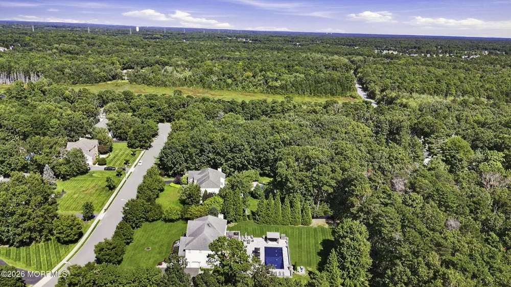 11 Swallow Tail Court Jackson, NJ 08527