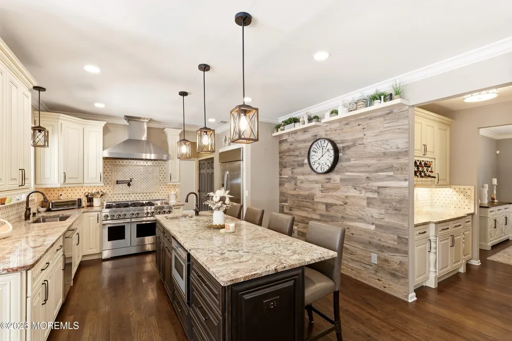 11 Swallow Tail Court Jackson, NJ 08527