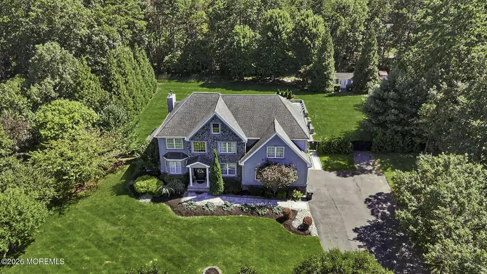 11 Swallow Tail Court Jackson, NJ 08527