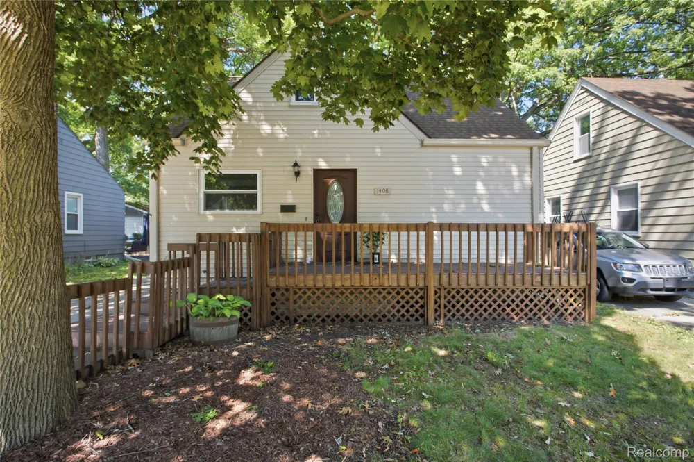 1408 Mohawk Avenue Royal Oak City, MI 48067