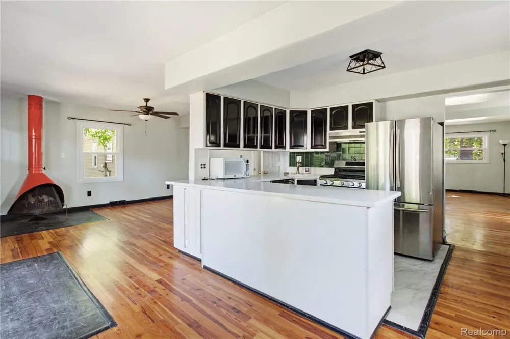1408 Mohawk Avenue Royal Oak City, MI 48067