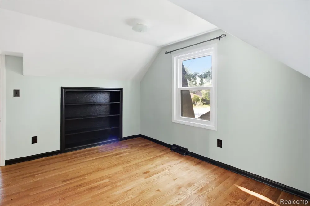 1408 Mohawk Avenue Royal Oak City, MI 48067