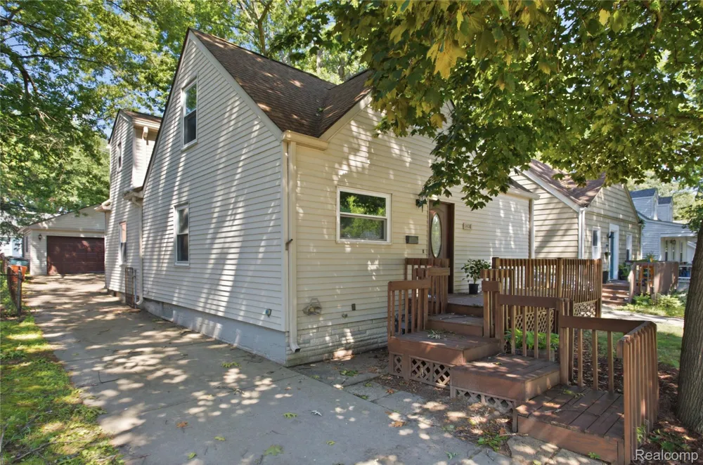 1408 Mohawk Avenue Royal Oak City, MI 48067