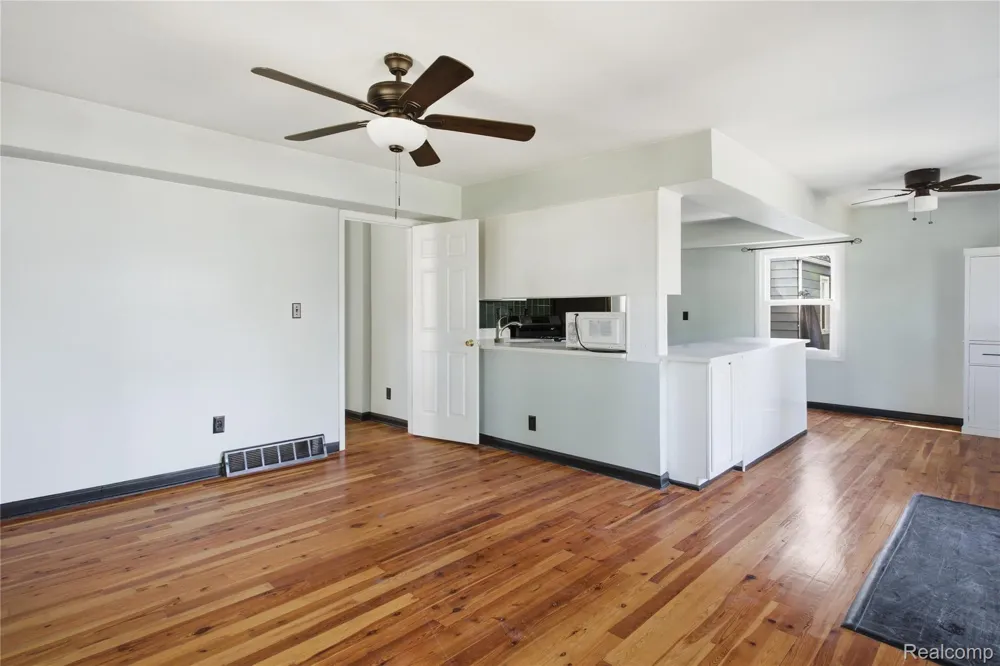 1408 Mohawk Avenue Royal Oak City, MI 48067