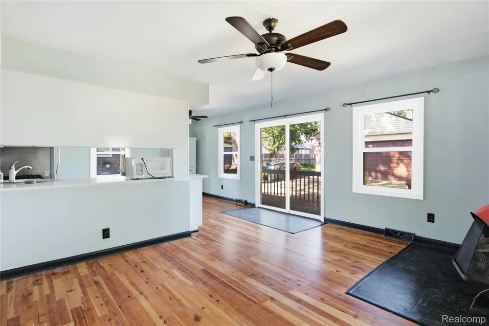 1408 Mohawk Avenue Royal Oak City, MI 48067