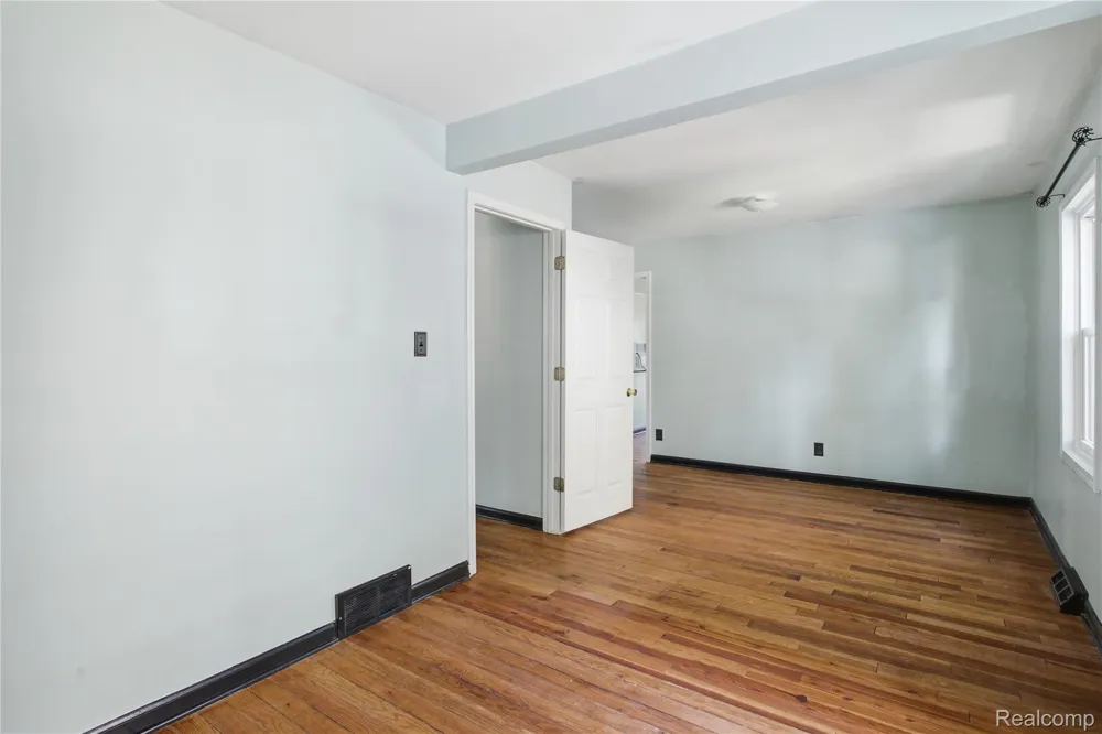 1408 Mohawk Avenue Royal Oak City, MI 48067