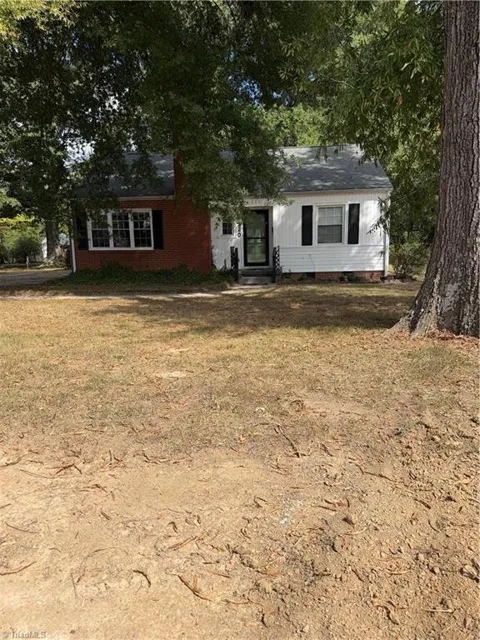 320 Maple Street