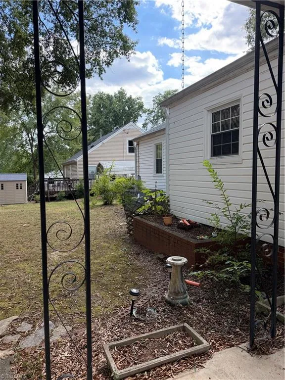 320 Maple Street Eden, NC 27288