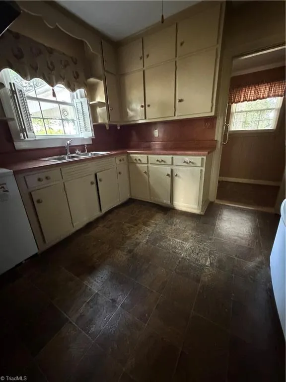 320 Maple Street Eden, NC 27288