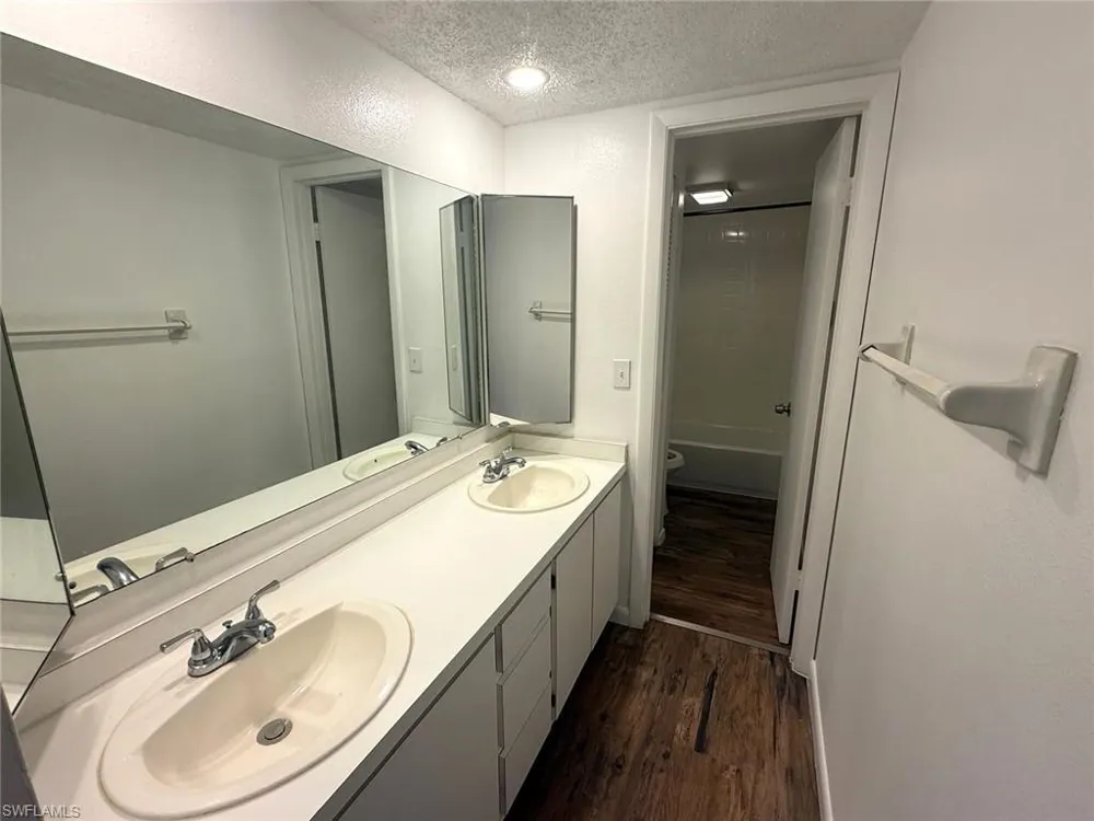 1406 Park Shore Circle #3 Fort Myers, FL 33901