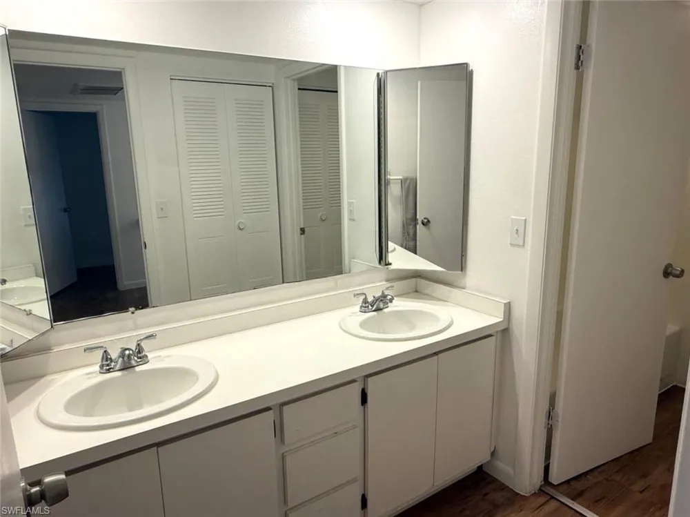 1406 Park Shore Circle #3 Fort Myers, FL 33901