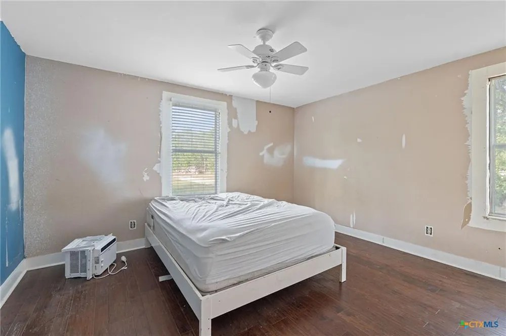 6071 Fm 713 Dale, TX 78616