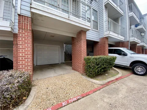 9823 Summerwood Circle #2002
