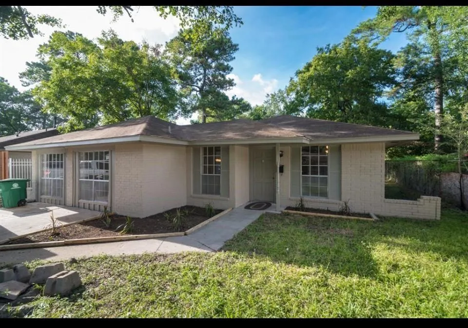 7621 Gleason Road Houston, TX 77016