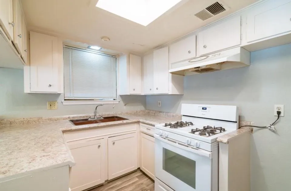 7621 Gleason Road Houston, TX 77016