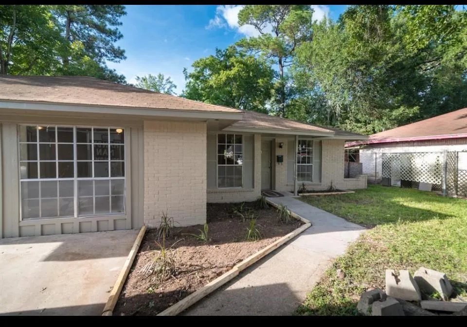 7621 Gleason Road Houston, TX 77016