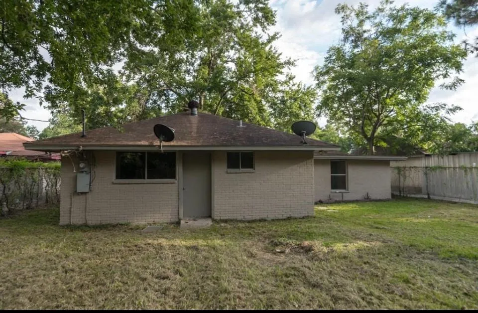 7621 Gleason Road Houston, TX 77016