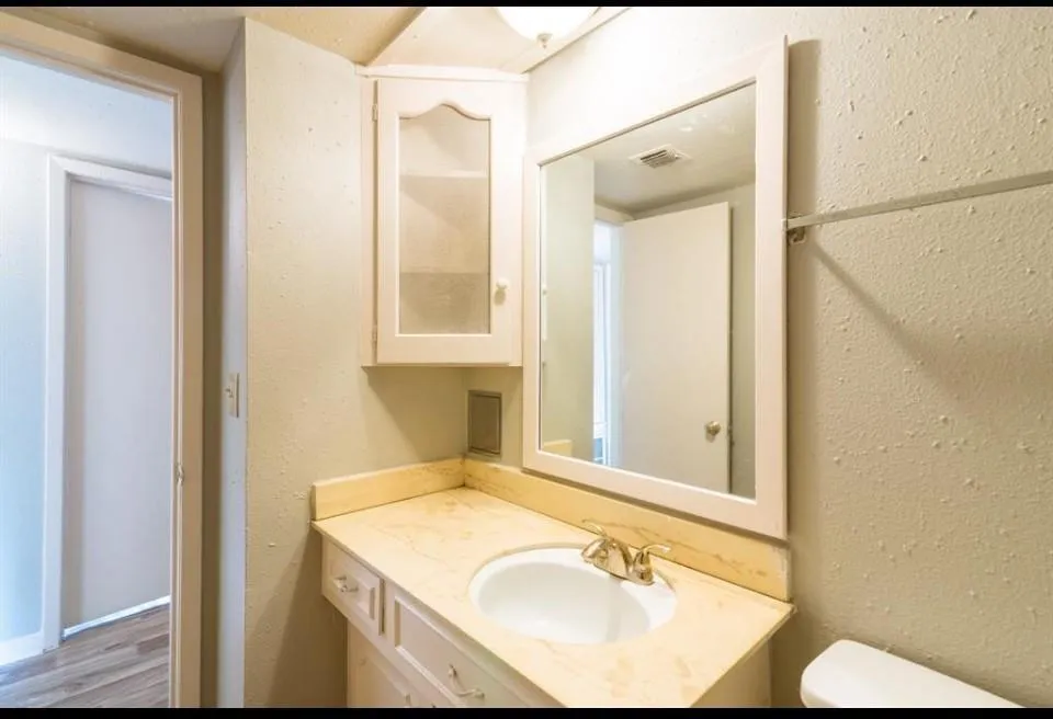 7621 Gleason Road Houston, TX 77016