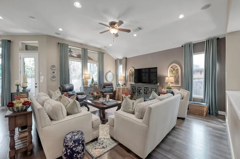 1930 Parnevik Place Conroe, TX 77304