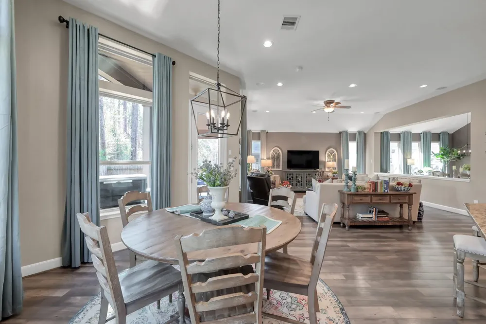 1930 Parnevik Place Conroe, TX 77304