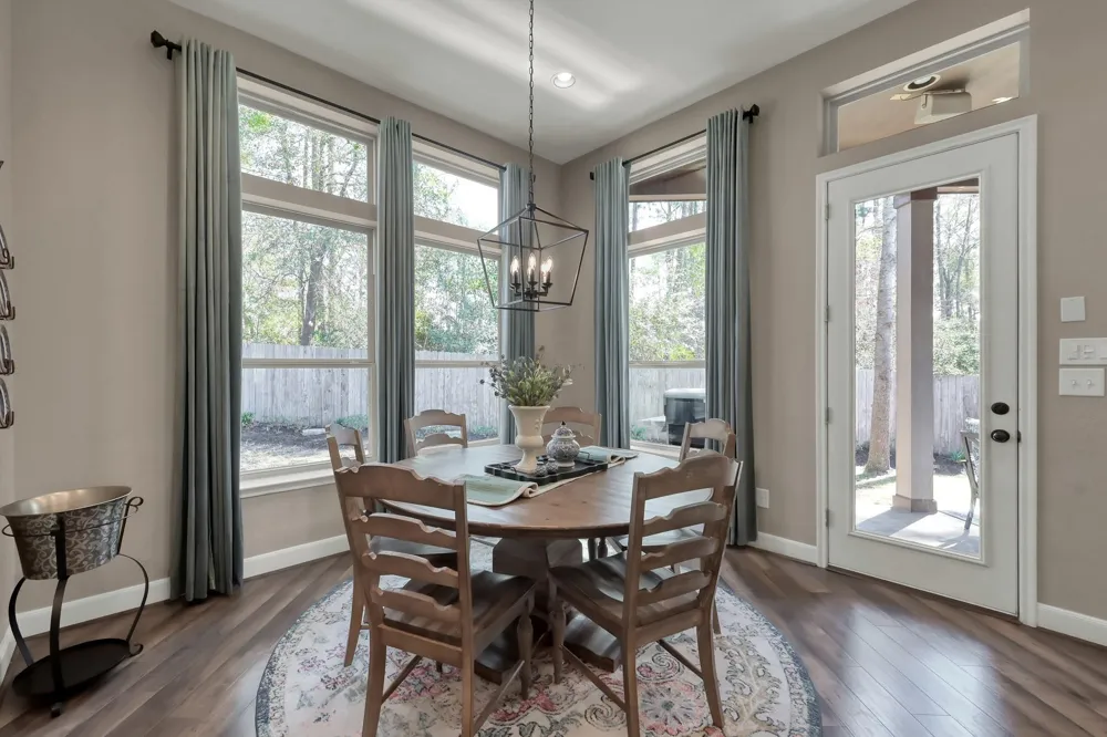 1930 Parnevik Place Conroe, TX 77304