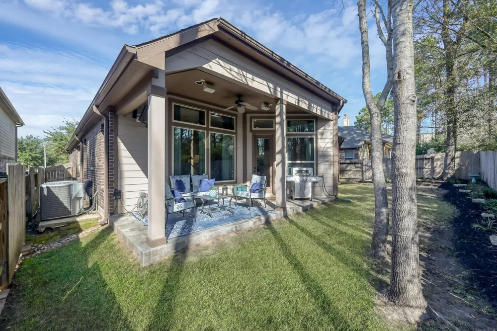 1930 Parnevik Place Conroe, TX 77304