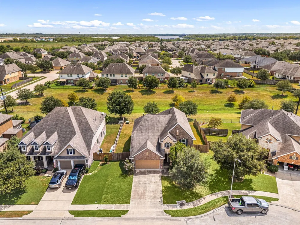 3515 Curley Maple Drive Pearland, TX 77584
