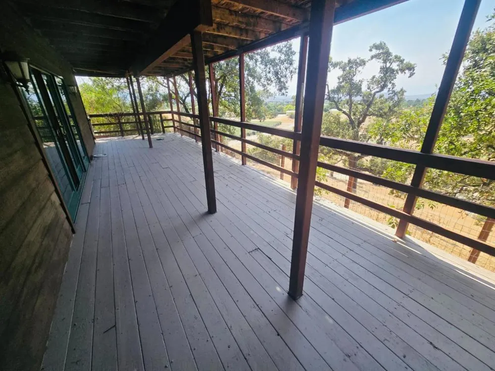 1040 Comstock Road Hollister, CA 95023