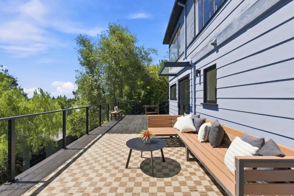 5915 Rincon Drive Oakland, CA 94611