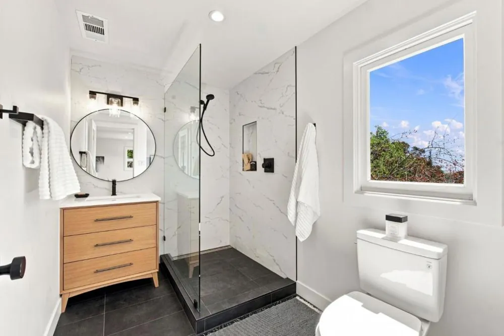 5915 Rincon Drive Oakland, CA 94611