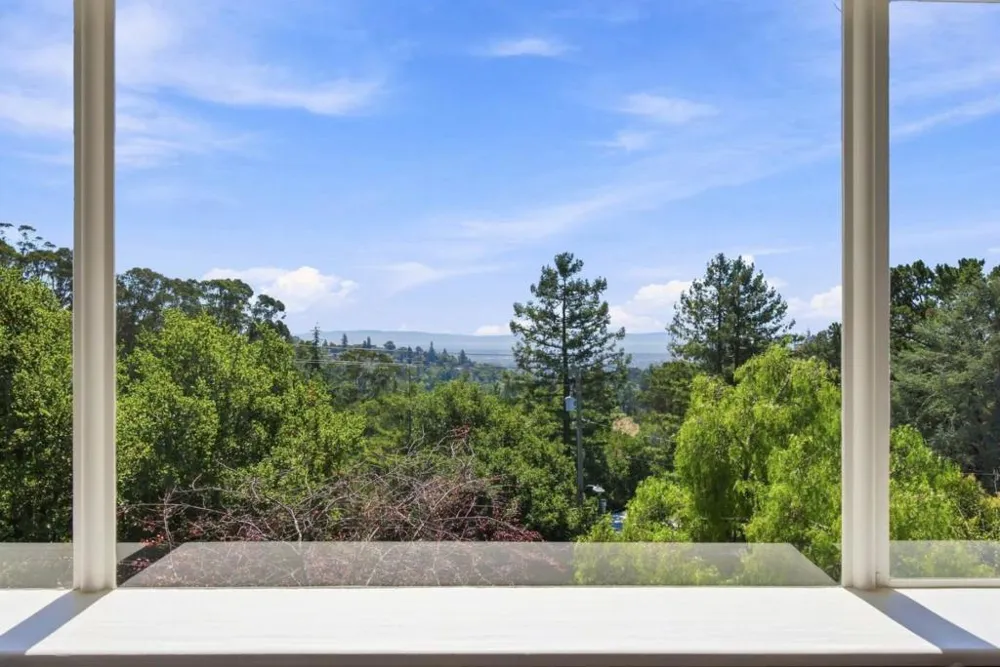 5915 Rincon Drive Oakland, CA 94611