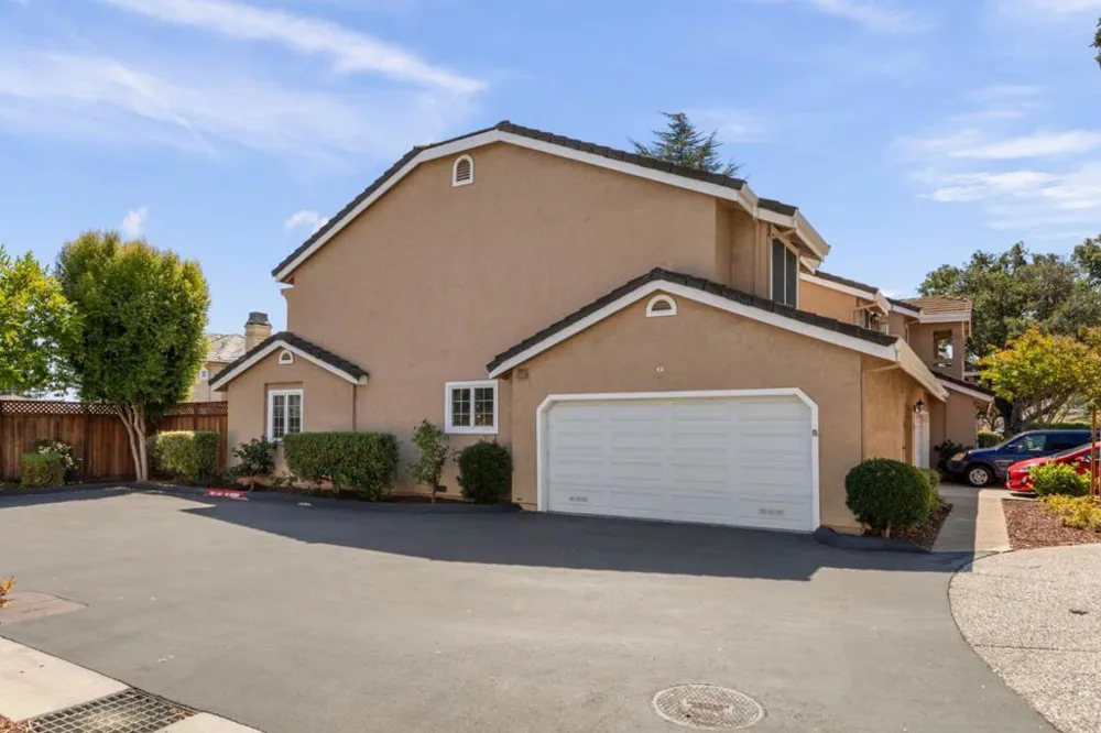 171 Redding Road Campbell, CA 95008