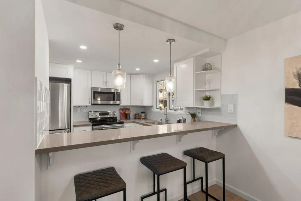 171 Redding Road Campbell, CA 95008