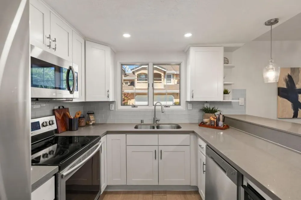 171 Redding Road Campbell, CA 95008