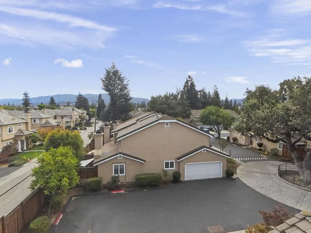 171 Redding Road Campbell, CA 95008