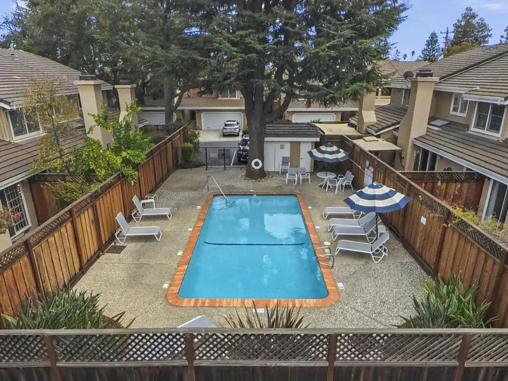 171 Redding Road Campbell, CA 95008