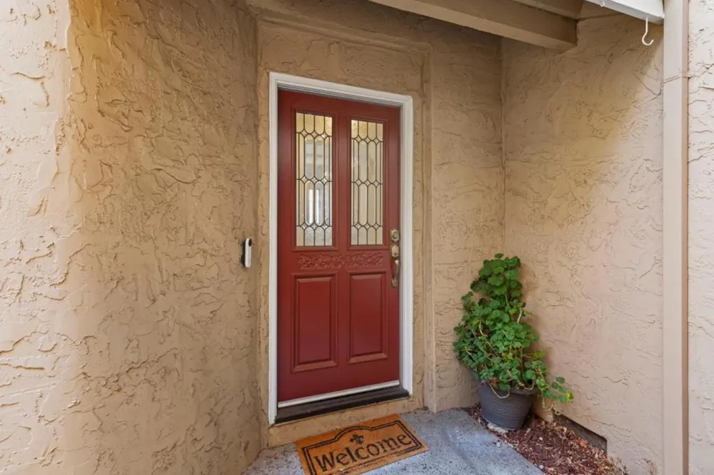 171 Redding Road Campbell, CA 95008