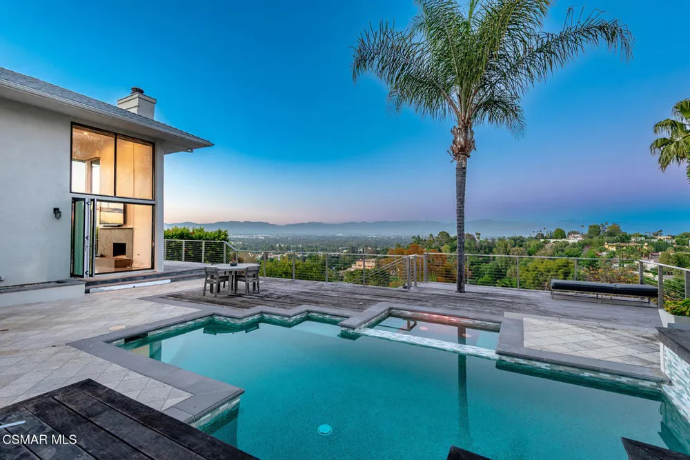 4622 Charmion Lane Encino, CA 91316