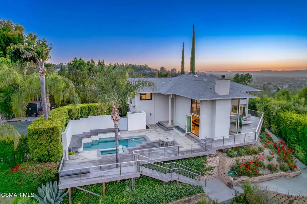 4622 Charmion Lane Encino, CA 91316