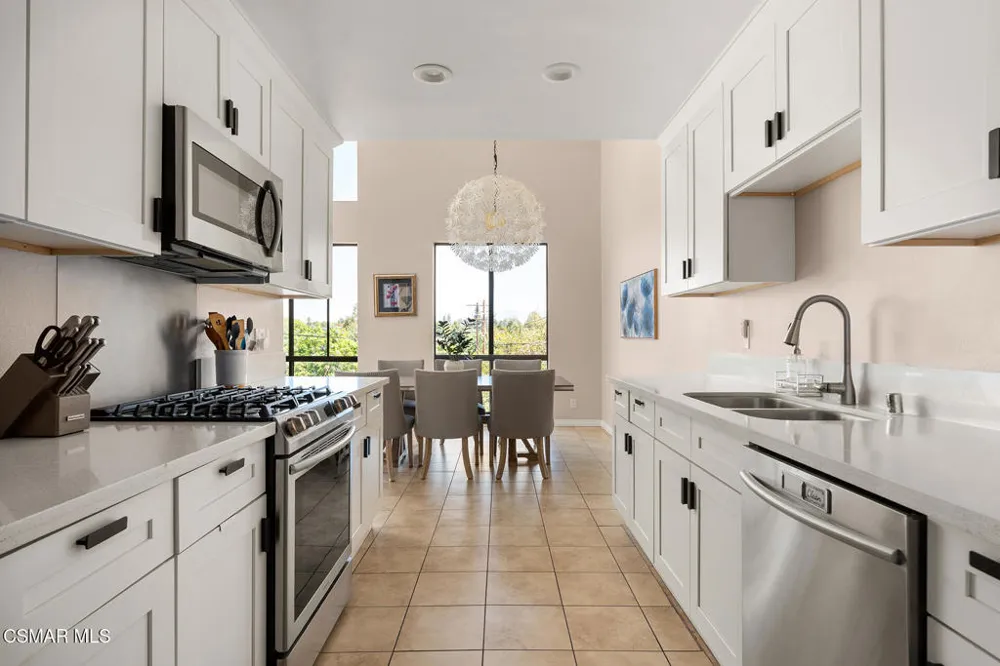 13331 Moorpark Street #328 Sherman Oaks, CA 91423