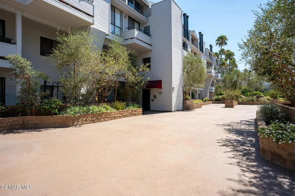 13331 Moorpark Street #328 Sherman Oaks, CA 91423